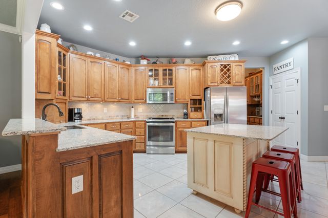 61171 E 340 Road, Grove, OK 74344