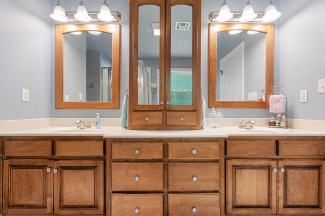 61171 E 340 Road, Grove, OK 74344