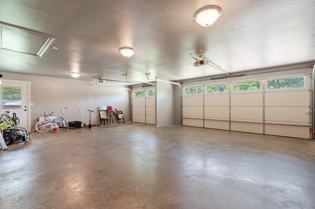 61171 E 340 Road, Grove, OK 74344