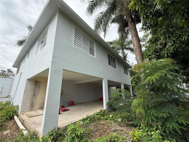 Bo Ortiz La Vega LA VEGA, Toa Alta, PR 00953