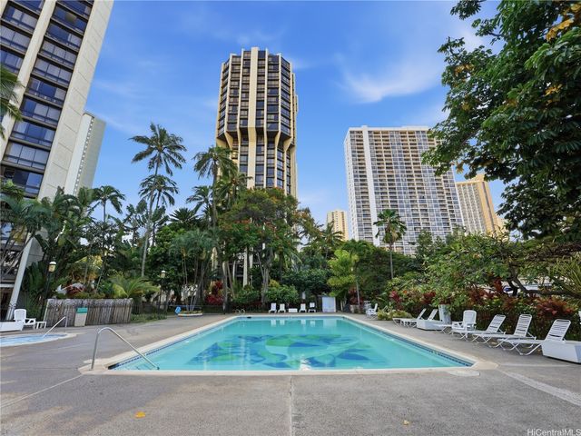 300 Wai Nani Way I2004, Honolulu, HI 96815