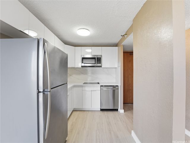 300 Wai Nani Way I2004, Honolulu, HI 96815