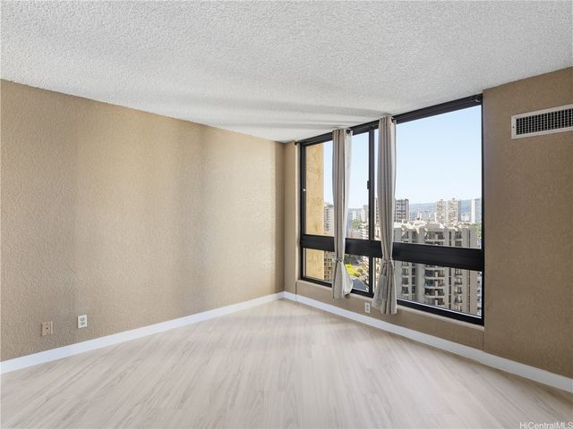 300 Wai Nani Way I2004, Honolulu, HI 96815