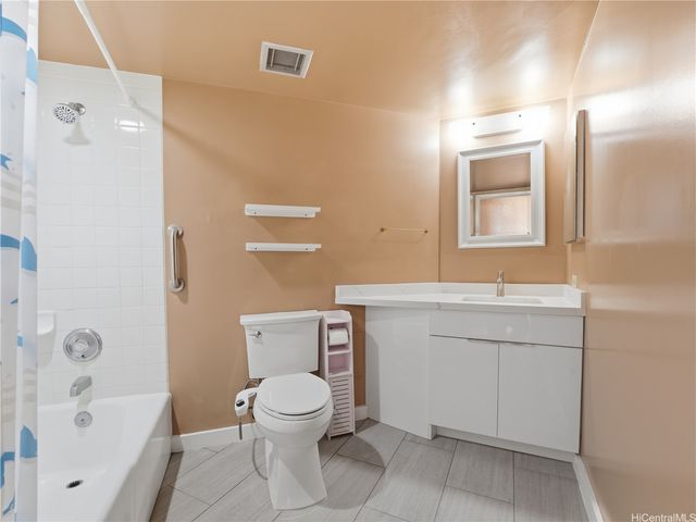 300 Wai Nani Way I2004, Honolulu, HI 96815