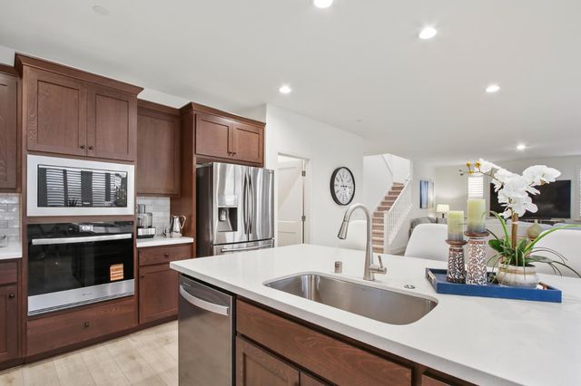 2063 Gravel Bar Way, Sacramento, CA 95832