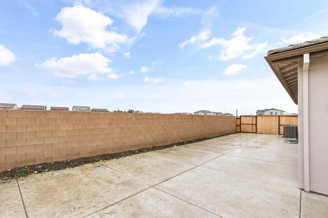 2063 Gravel Bar Way, Sacramento, CA 95832