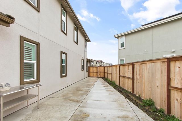 2063 Gravel Bar Way, Sacramento, CA 95832