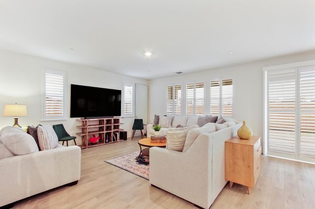 2063 Gravel Bar Way, Sacramento, CA 95832