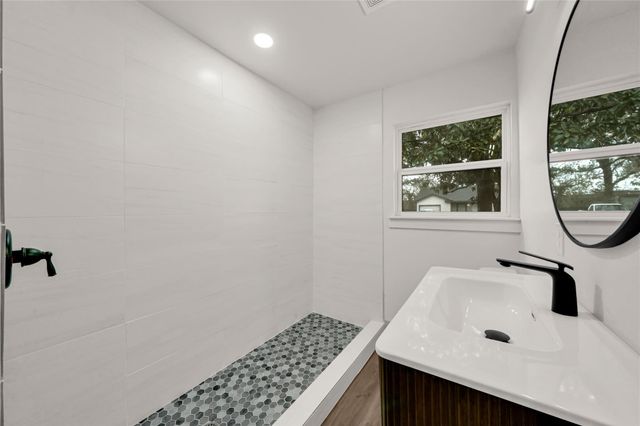 4331 Herridge Street, Houston, TX 77022