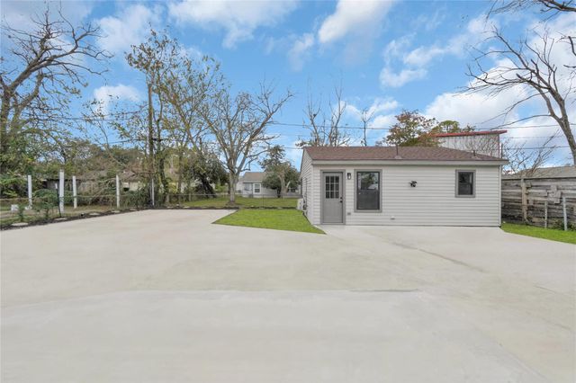 4331 Herridge Street, Houston, TX 77022