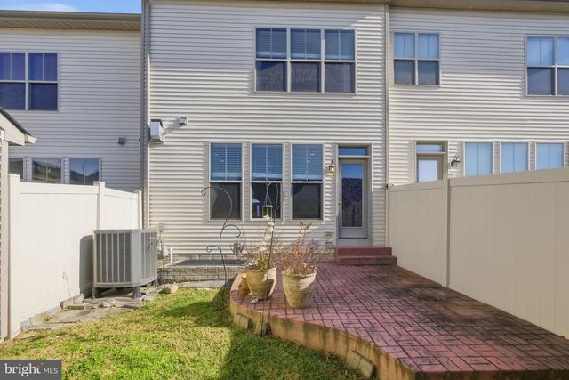 3046 PALATINE DR, Frederick, MD 21701