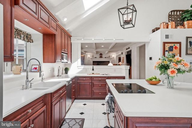 49 COVE RD, Moorestown, NJ 08057
