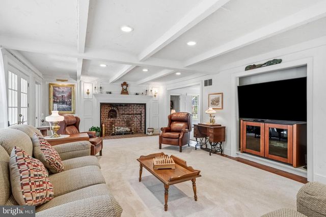 49 COVE RD, Moorestown, NJ 08057
