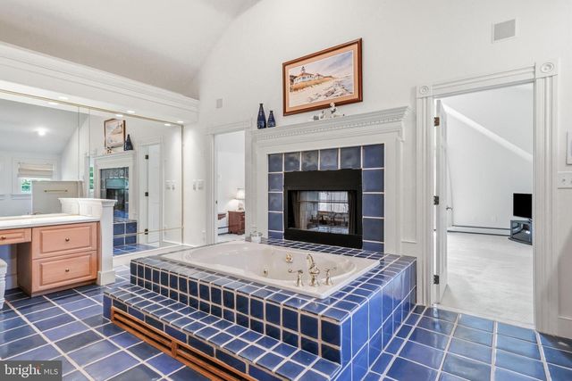 49 COVE RD, Moorestown, NJ 08057