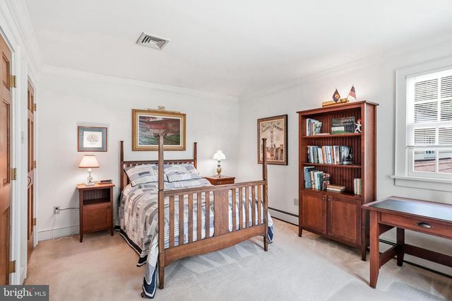 49 COVE RD, Moorestown, NJ 08057
