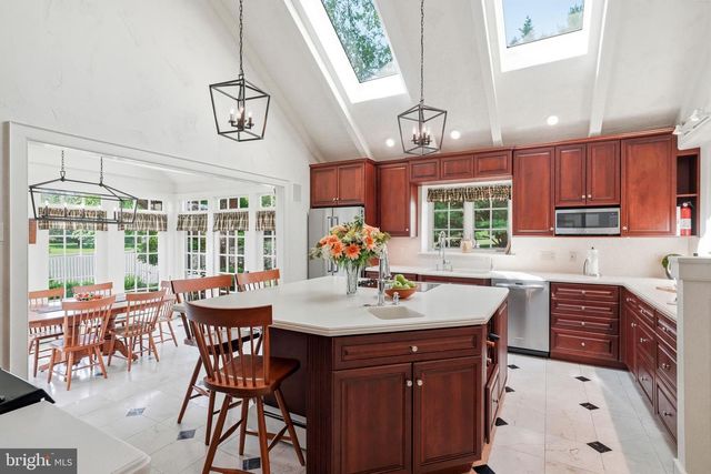 49 COVE RD, Moorestown, NJ 08057