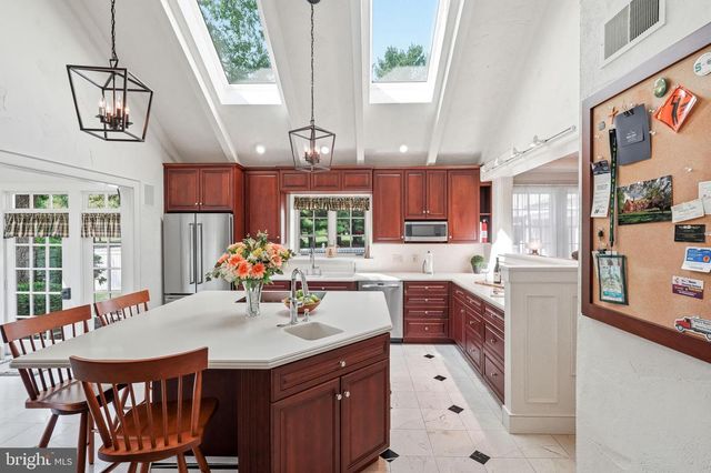 49 COVE RD, Moorestown, NJ 08057