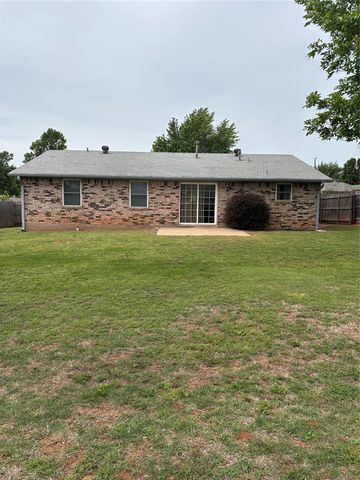 1505 SE 9th Street, Moore, OK 73160