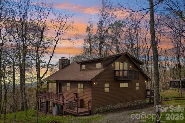 34 Wolfs Head Court, Mars Hill, NC 28754