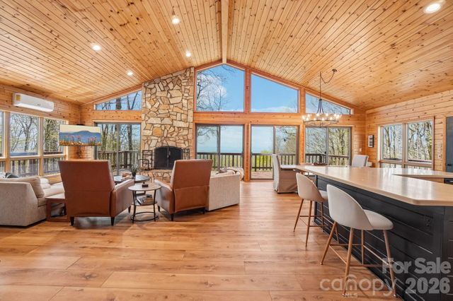 34 Wolfs Head Court, Mars Hill, NC 28754
