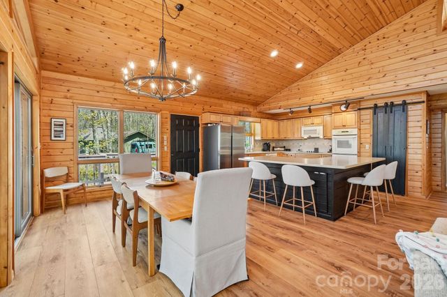 34 Wolfs Head Court, Mars Hill, NC 28754