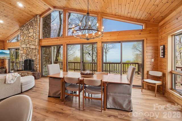 34 Wolfs Head Court, Mars Hill, NC 28754