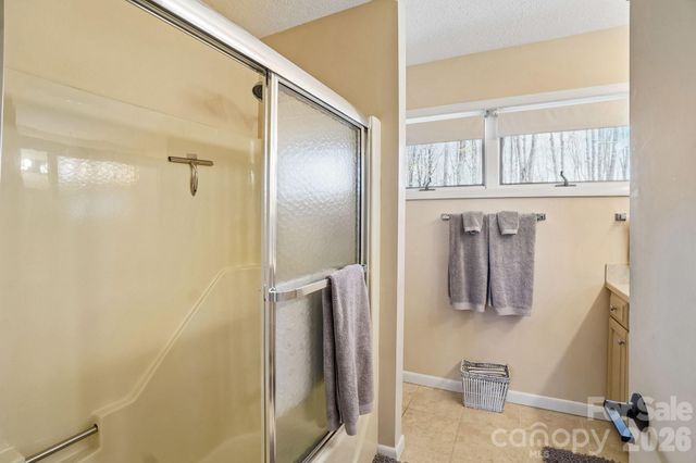 34 Wolfs Head Court, Mars Hill, NC 28754