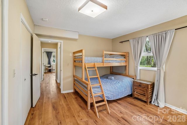 34 Wolfs Head Court, Mars Hill, NC 28754