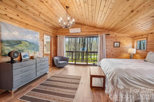 34 Wolfs Head Court, Mars Hill, NC 28754