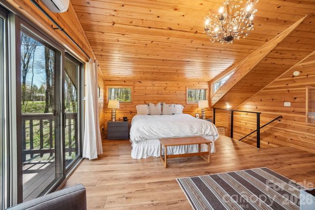 34 Wolfs Head Court, Mars Hill, NC 28754