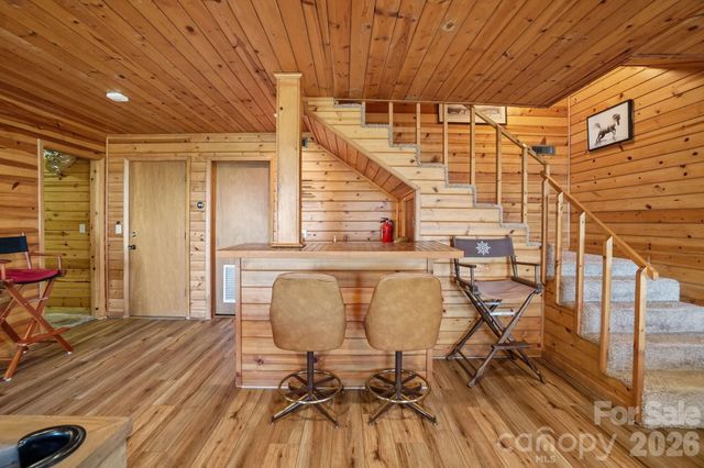 34 Wolfs Head Court, Mars Hill, NC 28754
