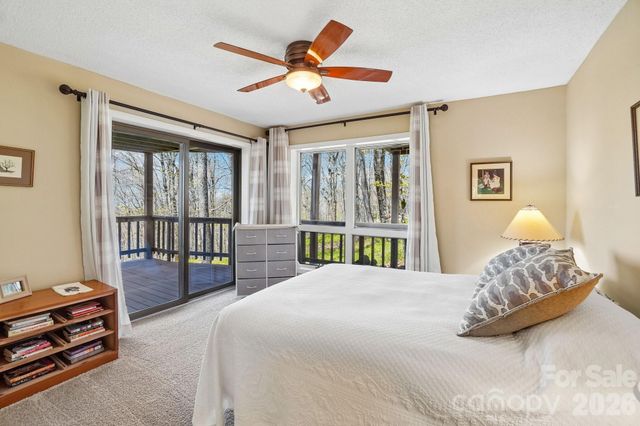 34 Wolfs Head Court, Mars Hill, NC 28754