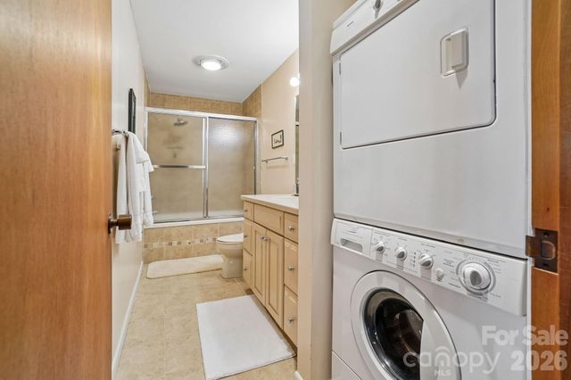 34 Wolfs Head Court, Mars Hill, NC 28754