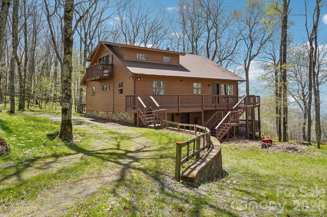 34 Wolfs Head Court, Mars Hill, NC 28754