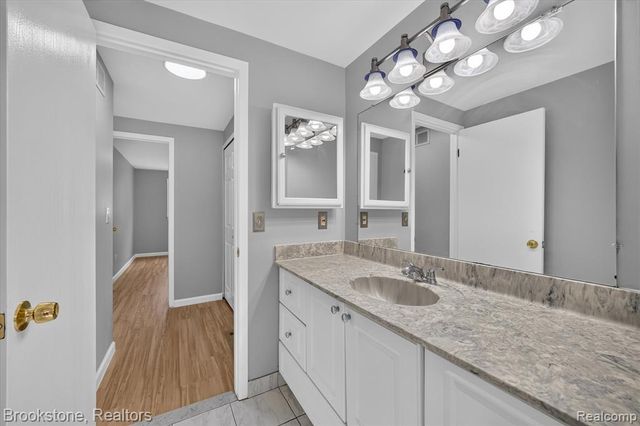 39795 Waldorf Drive, Clinton Township, MI 48038