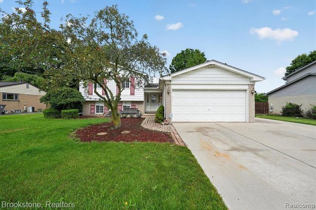 39795 Waldorf Drive, Clinton Township, MI 48038