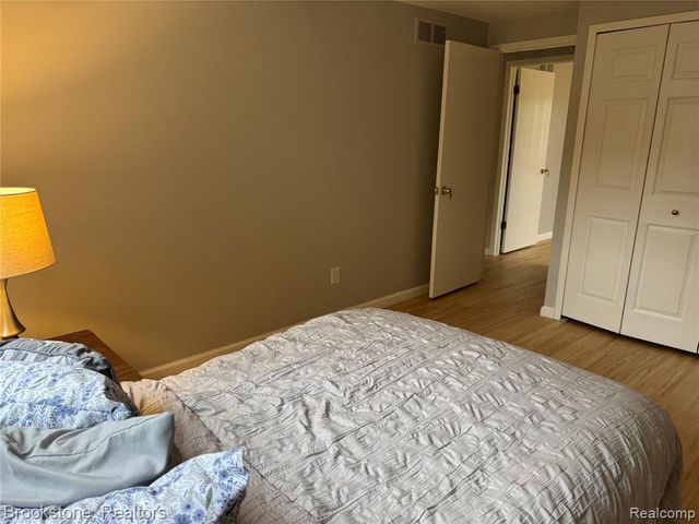 39795 Waldorf Drive, Clinton Township, MI 48038