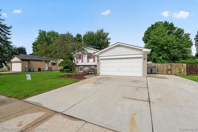 39795 Waldorf Drive, Clinton Township, MI 48038