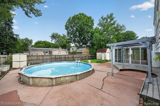 39795 Waldorf Drive, Clinton Township, MI 48038
