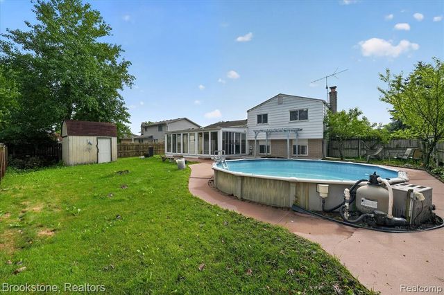 39795 Waldorf Drive, Clinton Township, MI 48038