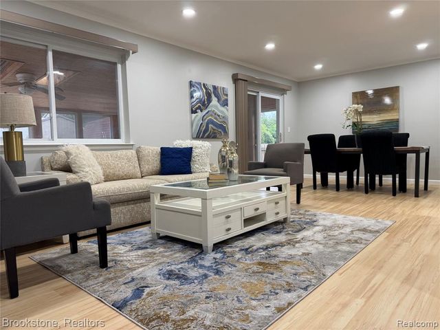 39795 Waldorf Drive, Clinton Township, MI 48038