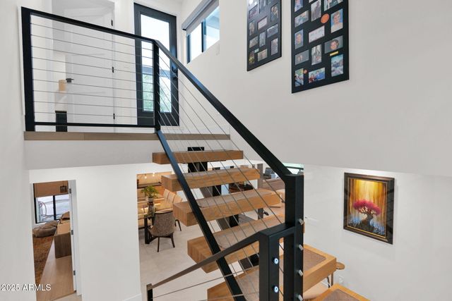 4834 E EARLL Drive E, Phoenix, AZ 85018