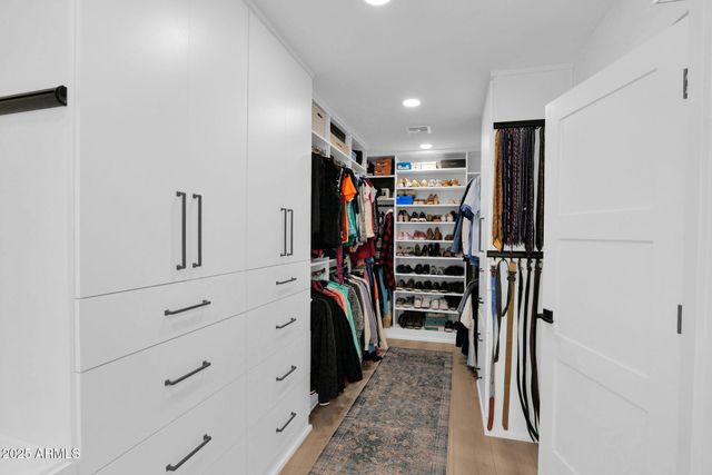 4834 E EARLL Drive E, Phoenix, AZ 85018