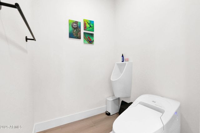 4834 E EARLL Drive E, Phoenix, AZ 85018