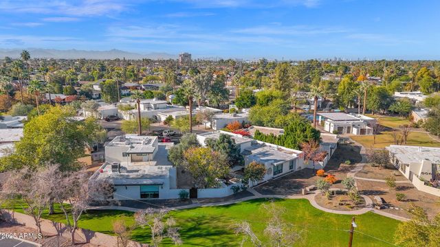 4834 E EARLL Drive E, Phoenix, AZ 85018