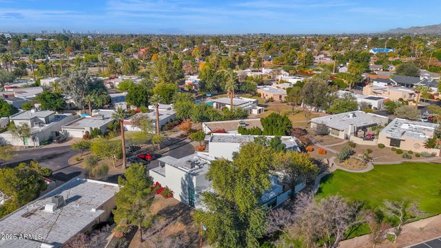 4834 E EARLL Drive E, Phoenix, AZ 85018