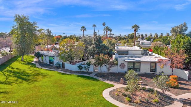 4834 E EARLL Drive E, Phoenix, AZ 85018