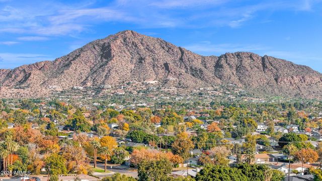 4834 E EARLL Drive E, Phoenix, AZ 85018