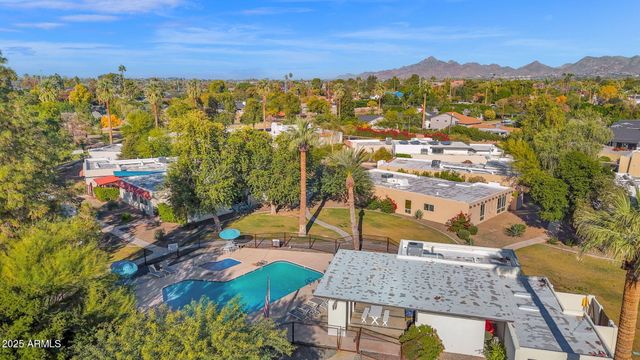 4834 E EARLL Drive E, Phoenix, AZ 85018