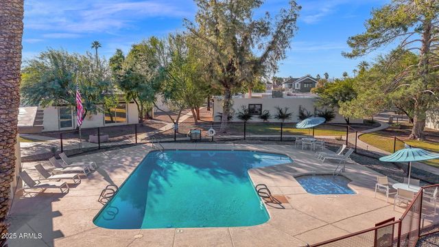 4834 E EARLL Drive E, Phoenix, AZ 85018